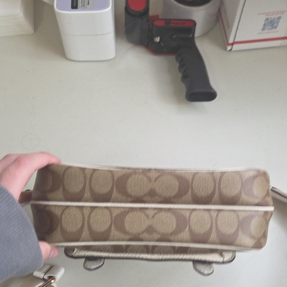 Coach Lucy Cream and Brown Crossbody Bag - Picture 8 of 8